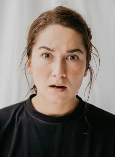 portrait d'une jeune femme fatiguée