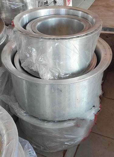Medium capacity heavy-duty aluminum cooking pot for rice, curry and multipurpose cooking - export quality.