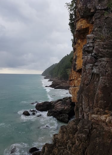 khao na yak giants face thai mueang thailand