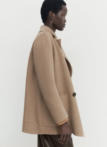 woman weaaring Cotton wool blend coat