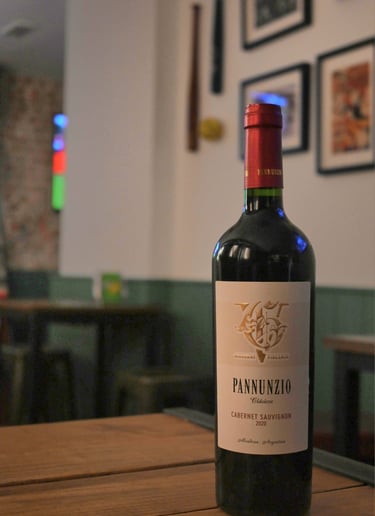 Botella de vino argentino pannunzio