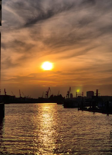 Sonnenuntergang von der Elbphilharmonie-Plaza