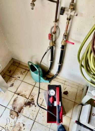 Degats des eaux entreprise détection recherche de fuite salle de bain douche baignoire  Saint priest