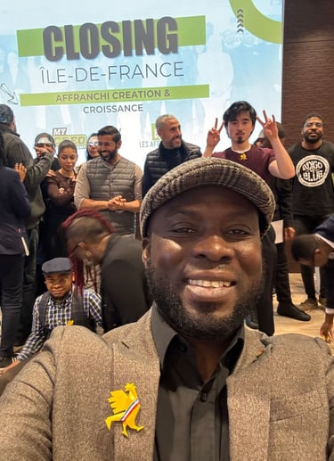 Selfi Marc MENDY avec la promo 2026 Cop Créa