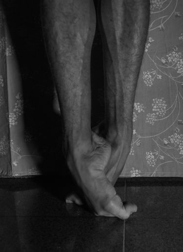 foto-preto-e-branco-de-pés-dançarino-por-Gustavo-Rodrigues