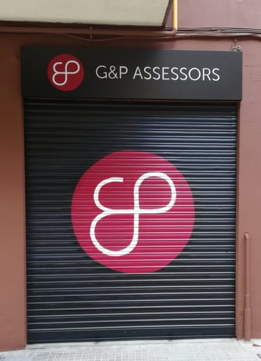 Antes y después, graffiti mural decorativo ,persiana empresa gestor asesor, Zaragoza, Bacelona,r