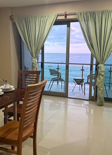 Cocina con vista al mar en Bungalows Aleday en Los Ayala, Nayarit