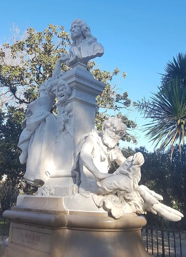 Statue de Molière - taille de pierre - Pézenas - Hérault 