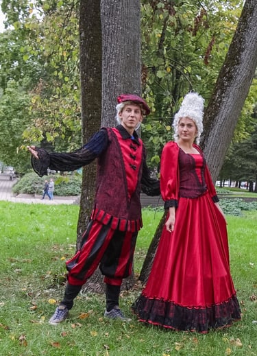 Vyriskas baroko kostiumas ir moteriškas baroko kostiumas