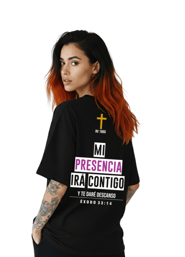 Remera negra premium Escrito Está diseño urbano.