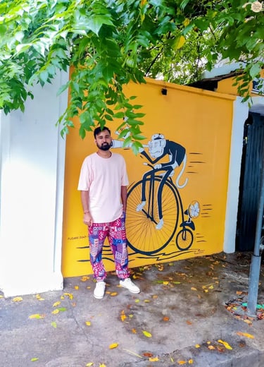 Café des Arts mural in White Town, Pondicherry.