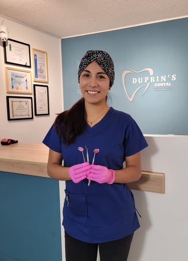 Especialista en diseño de sonrisa Duprins Lima - Carillas dentales, blanqueamiento dental y estética
