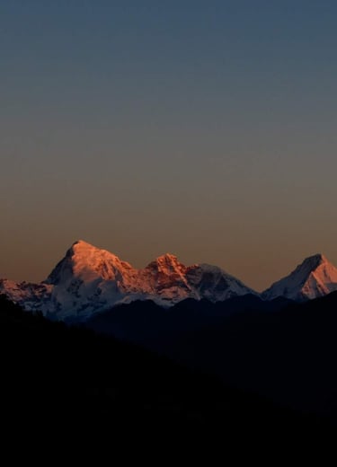 Morning_Sun_Rise_Over_Mount_Jhomolhari_at_Chele_Le_La_Pass