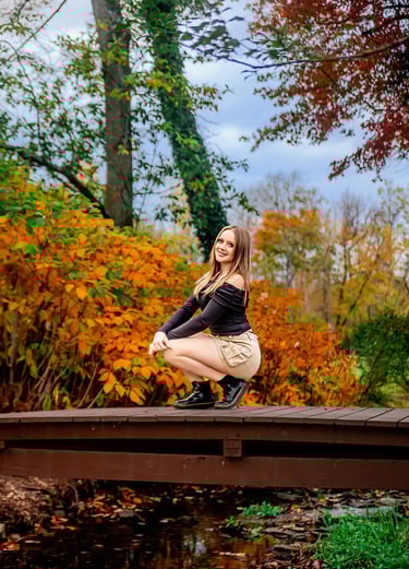 York PA Senior pictures at Historic Shady Lane by a Lancaster PA senior picture photographer