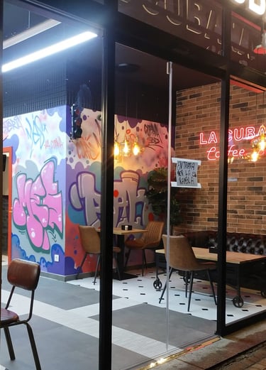 Graffiti interior en cafetería street art