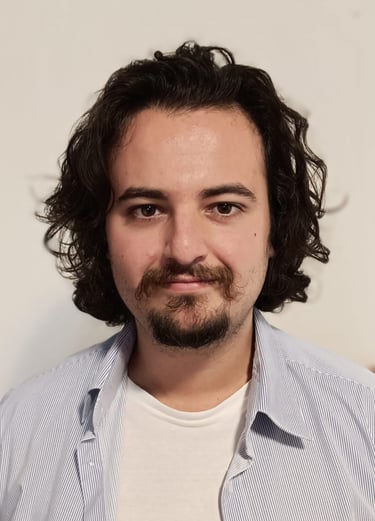 Foto de Gonzalo Astola, psicólogo especializado en inteligencia emocional, duelo y conducta suicida.