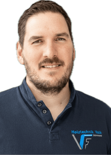 Portrait des Schreinermeisters von Holztechnik Volk, Ihrem lokalen Schreiner für maßgefertigte Möbel am Ammersee, Bayern.