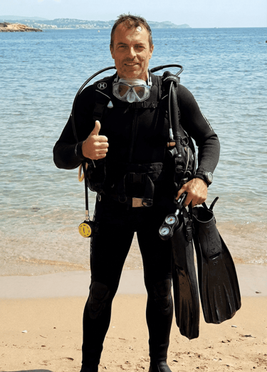 Sergio Catalá Morales director y CEO de Ibicon Conluse, experto en balizamiento de playas y buzo profesional