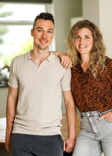 Laurens en Jacquelien lachen in de camera