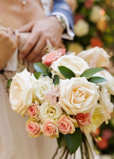bouquet de mariée rose blanc et crème
