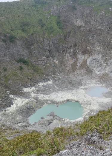 Mount Mahawu crater, sulawesi, indonesia