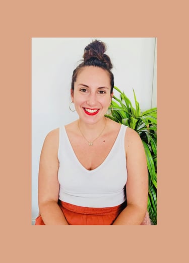 Portrait professionnel Giulia,  masseuse -énergéticienne bien-être féminin et périnatalité