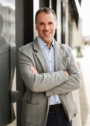 Martin Doucet, fondateur de Coaching Eureka, prêt à accompagner vos projets.