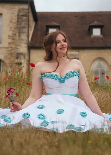 robe de mariée courte fleur bleues corset création sur mesure entre gisors et cergy
