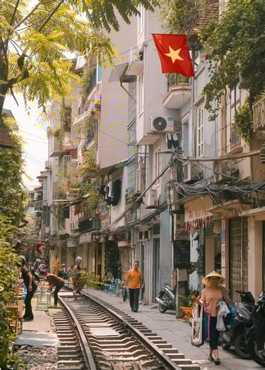 hanoi train street