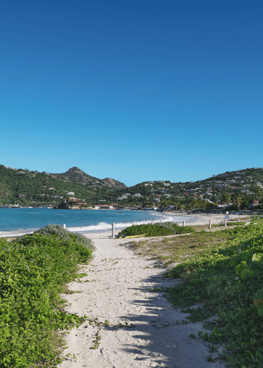 Accès privé à la plage depuis la villa noah à st barthélémy plage de St Jean Eden Rock