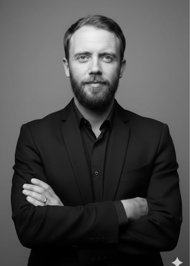Retrato de estudio profesional en blanco y negro de Mikhail Davydov con un traje formal y los brazos