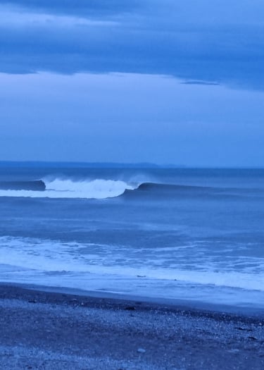 Big waves with an offshore wind on bleak winters day