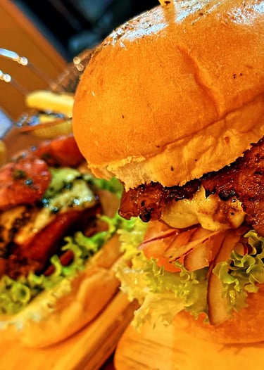 Hamburguesa con Carne  asada al Carbón en el Restaurante Del Toro Parrilla en Armenia Quindío
