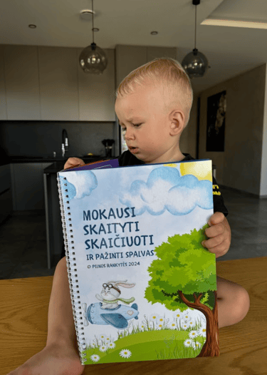 Lavinimo knygelė „Mokausi skaityti, skaičiuoti ir pažinti spalvas“