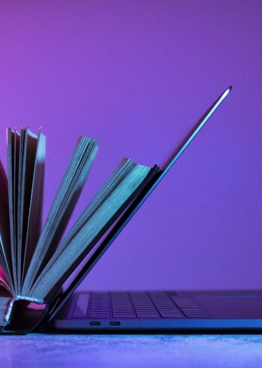 libro con con laptop