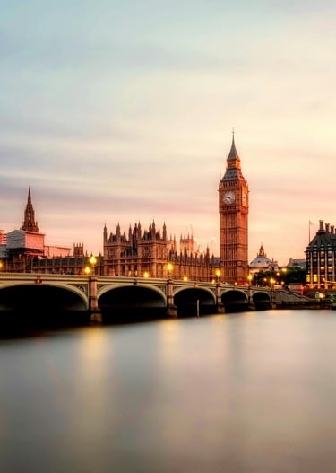 Imagem mostra ponte de Westmister e Big Bem ao fundo com rio Tâmisa