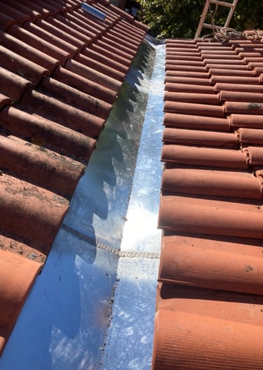 noue en zinc, jonction entre deux toits