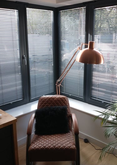 Venetian blinds in grey perfect fit frames