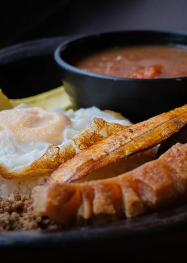 Bandeja Paisa en el Restaurante La Martina Salento Quindío