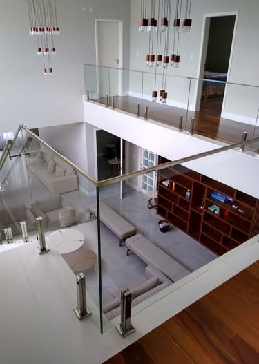 Instalação de corrimão em inox sob medida em Curitiba – Fábrica de Inox