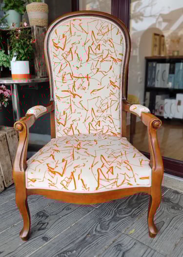 Voltaire contemporain réfection Kosy Atelier tapissier tissy Kirby Scribble