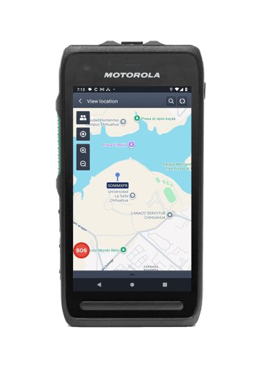 Dispositivo tactico Motorola LEX L11 visualizando mapa de rastreo GPS en tiempo real de RadioPoC