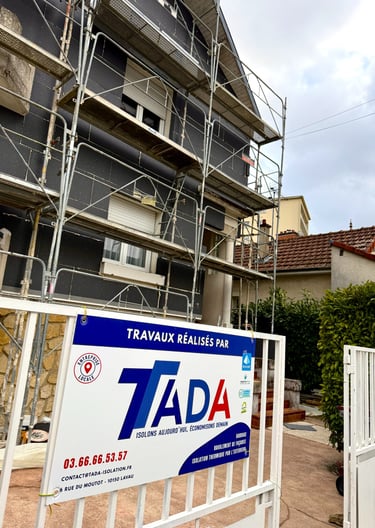 chantier maison copropriété Troyes, ITE en cours 