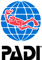 PADI Logo mit Weltkugel und rotem Taucher
