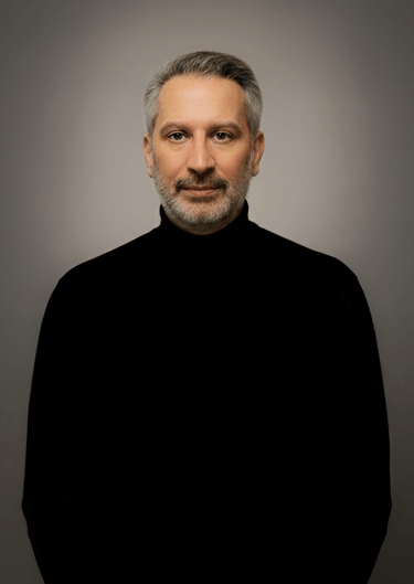 Portrait of Louis Langone – brand architect & experience strategist