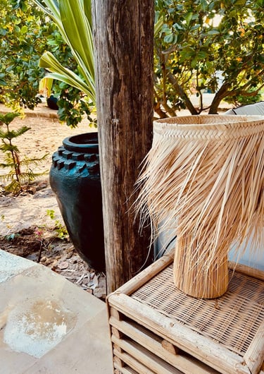 Décoration extérieure du boutique hôtel Maison Fimela au coeur du Sine Saloum