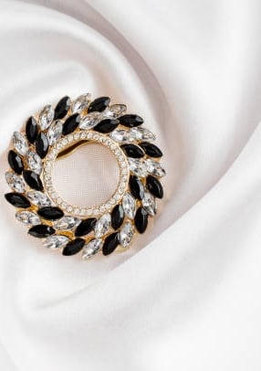 Broches en or