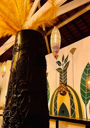 Vue de la décoration du bar du boutique hôtel Maison Fimela au coeur du Sine Saloum
