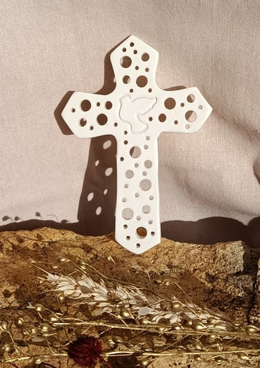 crucifix, ex voto, dizainier, chapelets, saints patrons, objets décoratifs spirituels 