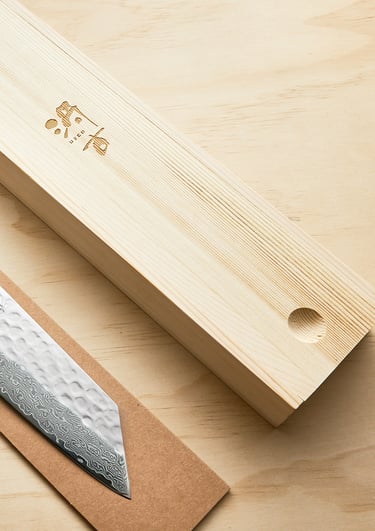 W A L N U T E D I T I O N by UZCO - japanese damascus knives with hammered tsuchime walnut cherry